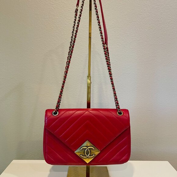 Chanel Small Pyramid CC Flap Bag β Red Lambskin (2015, Made in France) - Picture 3 of 10